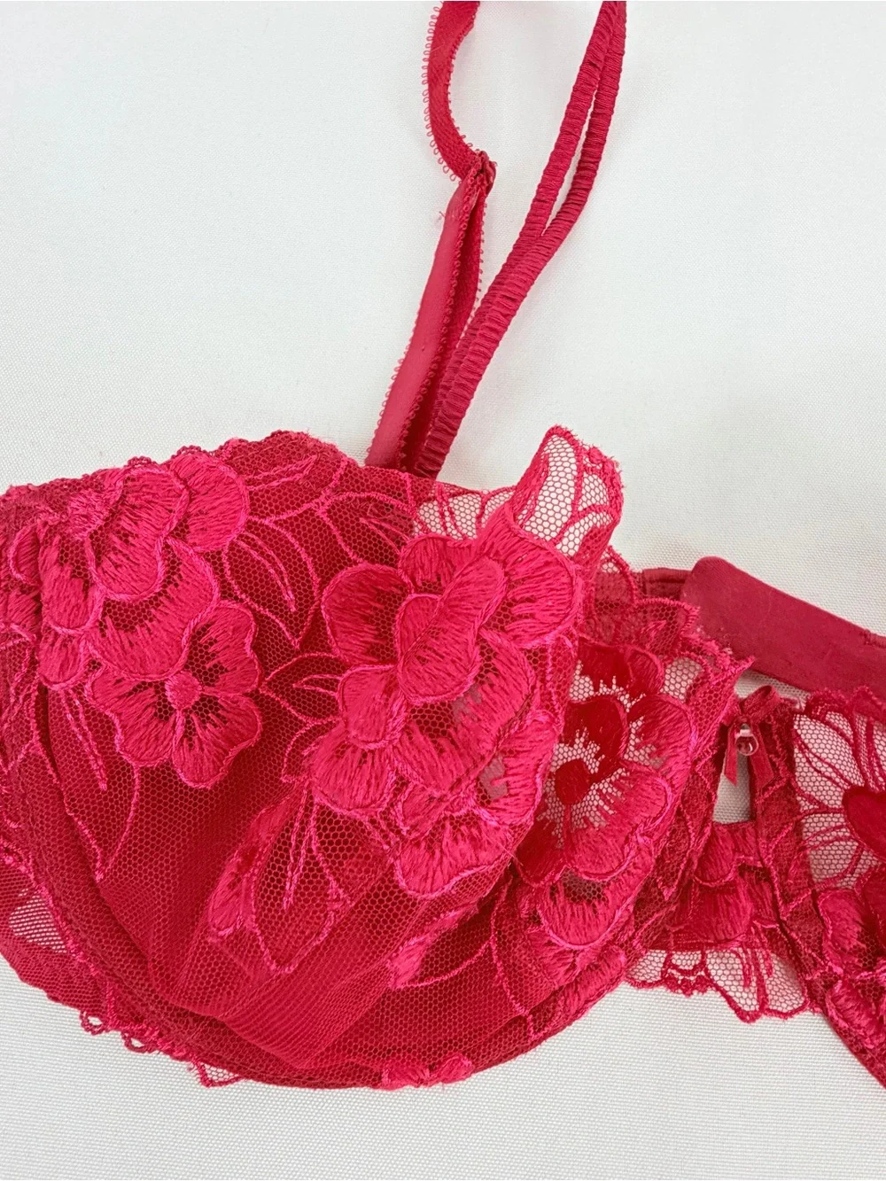 Victoria’s Secret Size 34C Angels Red Lace Demi Bra